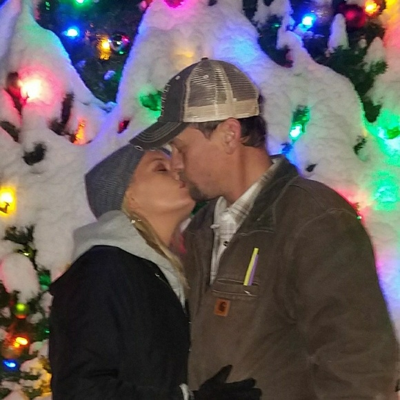 Meet your Posher, Stephanie - Picture 3 of 8